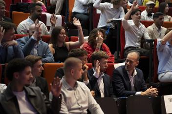 Absolventenfeier 2026 - Gäste und Absolvent innen Audimax-15